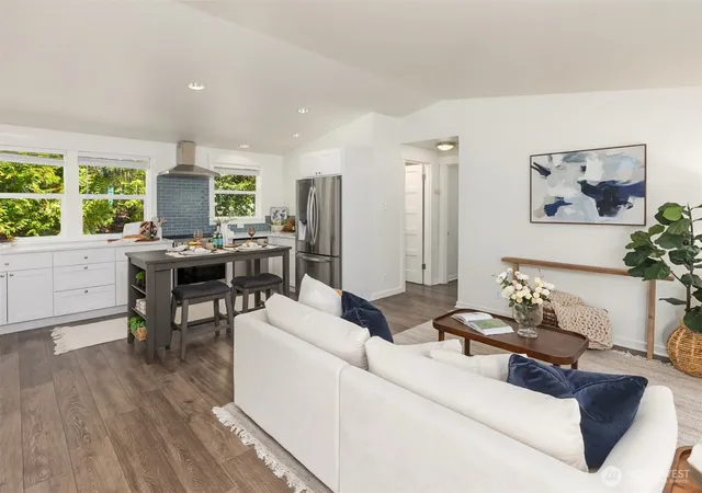 Photo 3 of Condo for sale at 1574 NE Park View Dr #5, Bainbridge Island, WA 98110 | MLS# NWM2587219 | Listing updated on 2026-09-29
