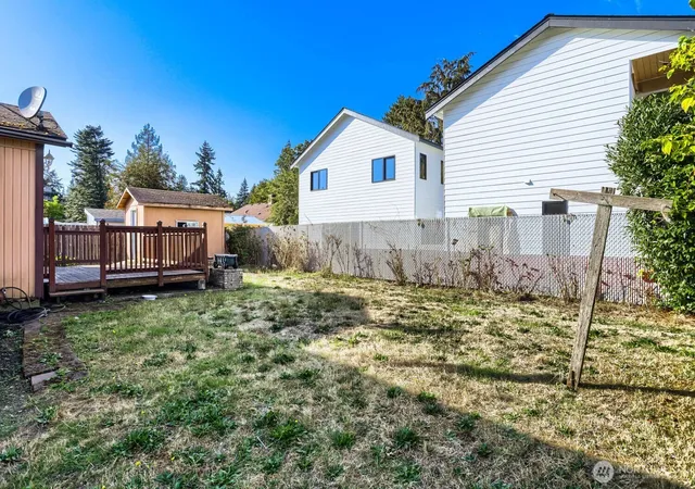 Photo 3 of Single family home for sale at 910 NE 113th Street, Seattle, WA 98125 | MLS# NWM2587225 | Listing updated on 2026-09-30