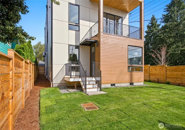 Photo 3 of Single family home for sale at 542 N 104th Street, Seattle, WA 98133 | MLS# NWM2587226 | Listing updated on 2026-09-26