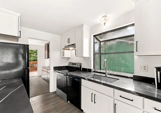 Photo 3 of Single family home for sale at 5308 145th Street SW, Edmonds, WA 98026 | MLS# NWM2587236 | Listing updated on 2026-10-27