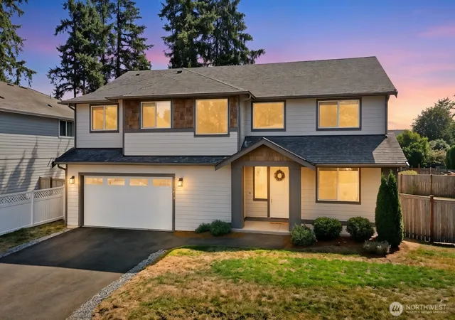 Photo 2 of Single family home for sale at 4913 Ne 1st Street, Renton, WA 98059 | MLS# NWM2587238 | Listing updated on 2026-09-25