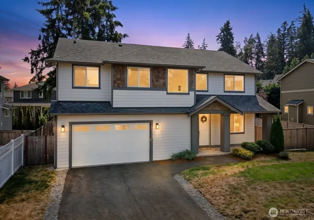 Photo 3 of Single family home for sale at 4913 Ne 1st Street, Renton, WA 98059 | MLS# NWM2587238 | Listing updated on 2026-09-25