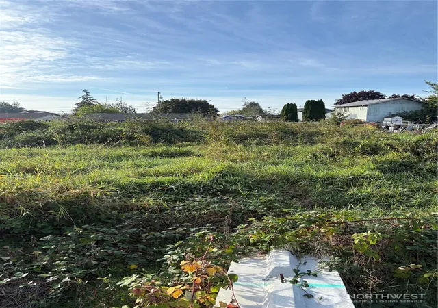 Photo 4 of Land for sale at 316 3rd Avenue N, Algona, WA 98001 | MLS# NWM2587239 | Listing updated on 2026-10-13