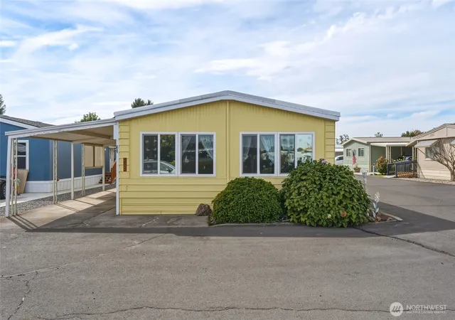 Photo 2 of Manufactured home for sale at 1304 Tollgate Ln, Walla Walla, WA 99362 | MLS# NWM2587242 | Listing updated on 2026-09-25