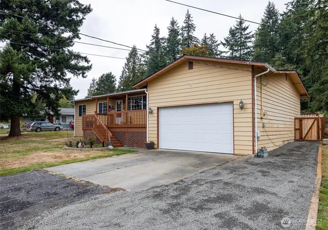 Photo 4 of Single family home for sale at 9744 Vista Ter, Blaine, WA 98230 | MLS# NWM2587244 | Listing updated on 2026-09-30