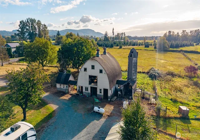 Photo 3 of Single family home for sale at 26417 Minkler Rd, Sedro Woolley, WA 98284 | MLS# NWM2587251 | Listing updated on 2026-09-29