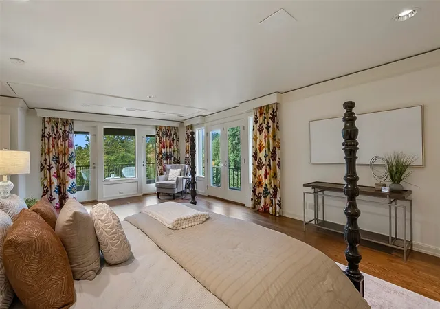 Photo 3 of Mansion for sale at 5600 Ne Windermere Rd, Seattle, WA 98105 | MLS# NWM2587253 | Listing updated on 2026-10-20