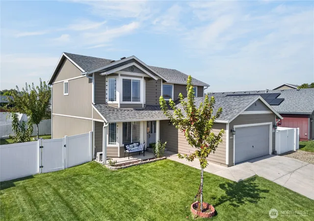 Single family home for sale at 1605 S 14th Street, Sunnyside, WA 98944 | MLS# NWM2587257