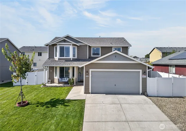 Photo 1 of Single family home for sale at 1605 S 14th Street, Sunnyside, WA 98944 | MLS# NWM2587257 | Listing updated on 2026-10-17