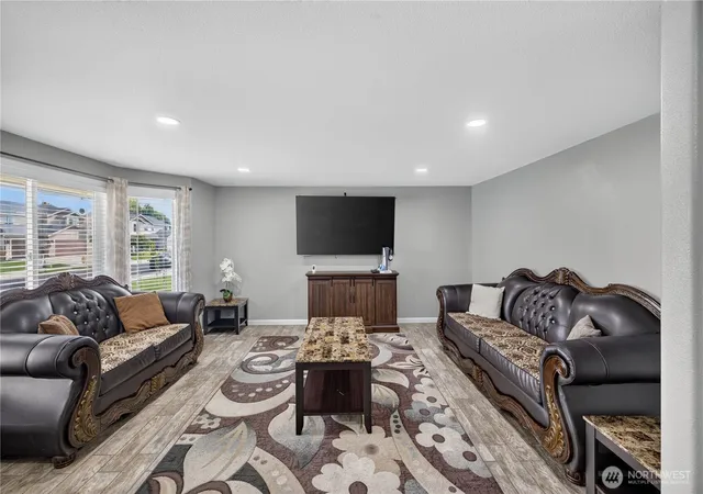 Photo 4 of Single family home for sale at 1605 S 14th Street, Sunnyside, WA 98944 | MLS# NWM2587257 | Listing updated on 2026-10-17