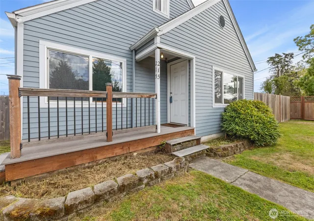 Photo 3 of Single family home for sale at 215 Milwaukee Blvd S, Pacific, WA 98047 | MLS# NWM2587266 | Listing updated on 2026-09-25
