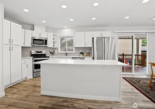 Photo 3 of Manufactured home for sale at 1121 244th Street Sw #6, Bothell, WA 98021 | MLS# NWM2587270 | Listing updated on 2026-09-29