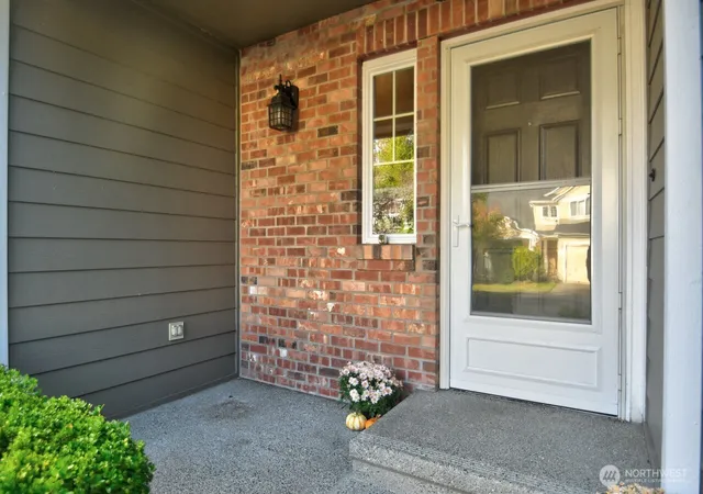 Photo 2 of Single family home for sale at 2927 Westside Dr Nw, Olympia, WA 98502 | MLS# NWM2587271 | Listing updated on 2026-09-29