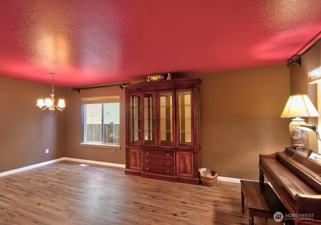 Photo 4 of Single family home for sale at 2927 Westside Dr NW, Olympia, WA 98502 | MLS# NWM2587271 | Listing updated on 2026-09-29