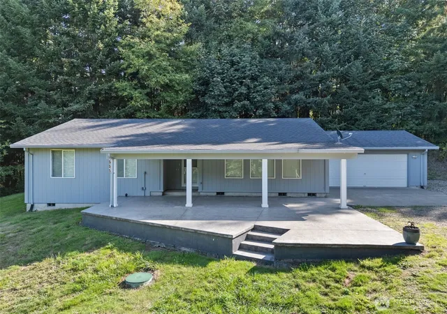 Photo 1 of Single family home for sale at 410 Vivian Rd, Kalama, WA 98625 | MLS# NWM2587273 | Listing updated on 2026-09-29
