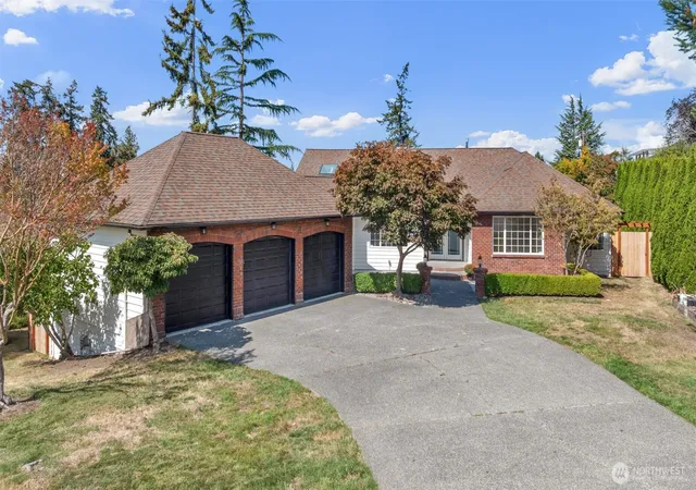 Single family home for sale at 2145 Clover Ct, Mukilteo, WA 98275 | MLS# NWM2587274