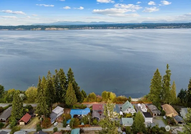 Photo 2 of Single family home for sale at 3772 Bells Beach Rd, Langley, WA 98260 | MLS# NWM2587278 | Listing updated on 2026-10-01