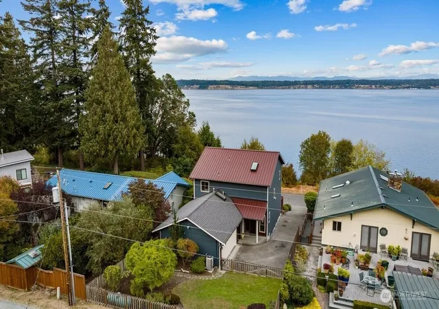Photo 3 of Single family home for sale at 3772 Bells Beach Rd, Langley, WA 98260 | MLS# NWM2587278 | Listing updated on 2026-10-01