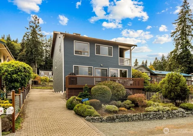 Photo 4 of Single family home for sale at 3772 Bells Beach Rd, Langley, WA 98260 | MLS# NWM2587278 | Listing updated on 2026-10-01