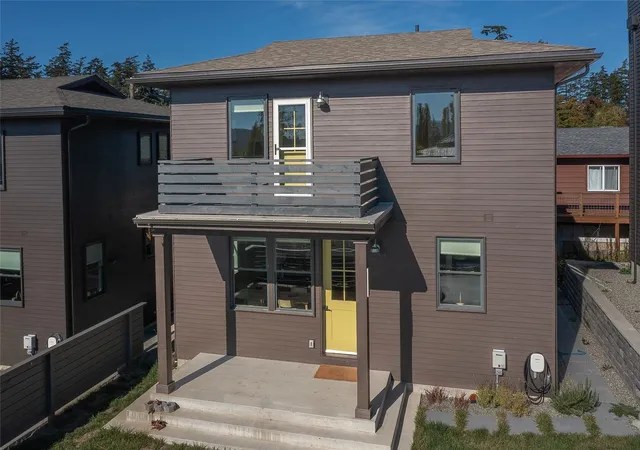 Photo 2 of Condo for sale at 429 Pine St #B, Eastsound, WA 98245 | MLS# NWM2587281 | Listing updated on 2026-10-19