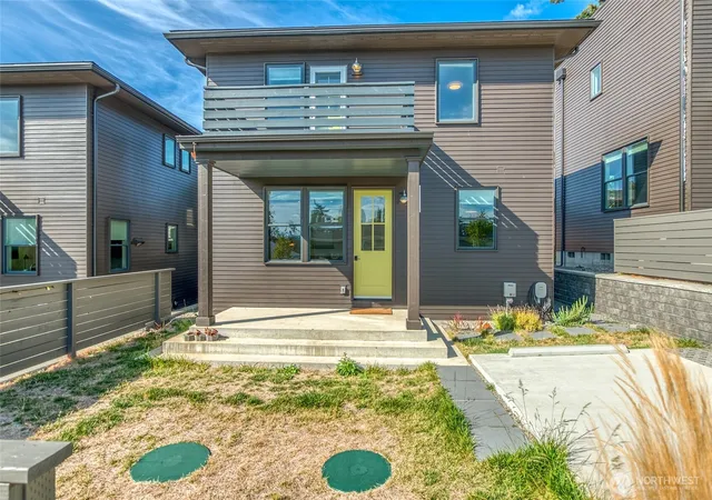 Photo 3 of Condo for sale at 429 Pine St #B, Eastsound, WA 98245 | MLS# NWM2587281 | Listing updated on 2026-09-28