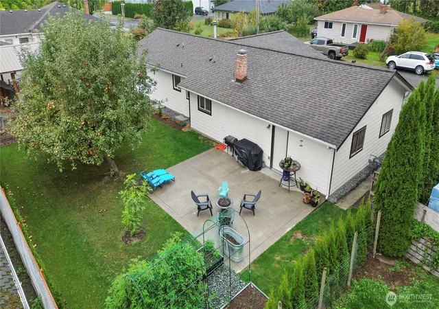 Photo 3 of Single family home for sale at 308 Baker St, Everson, WA 98247 | MLS# NWM2587282 | Listing updated on 2026-09-28