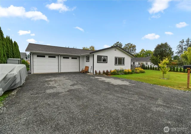 Single family home for sale at 308 Baker St, Everson, WA 98247 | MLS# NWM2587282