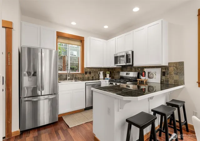 Photo 4 of Townhouse for sale at 9121 23rd Avenue NE, Seattle, WA 98115 | MLS# NWM2587290 | Listing updated on 2026-09-26