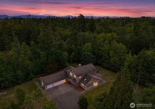 Photo 3 of Single family home for sale at 9580 Freedom Pl, Blaine, WA 98230 | MLS# NWM2587293 | Listing updated on 2026-09-25