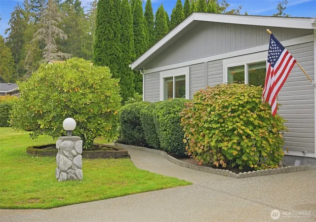 Photo 4 of Manufactured home for sale at 14621 45th Avenue Ct NW #22, Gig Harbor, WA 98332 | MLS# NWM2587306 | Listing updated on 2026-09-25