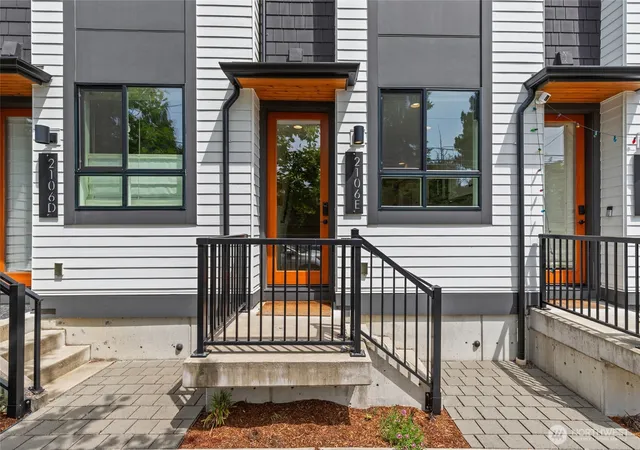 Photo 3 of Townhouse for sale at 2106 NE 85th Street #E, Seattle, WA 98115 | MLS# NWM2587309 | Listing updated on 2026-09-25