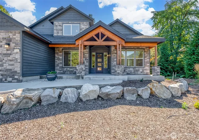 Photo 3 of Single family home for sale at 9567 E Leavenworth Rd, Leavenworth, WA 98826 | MLS# NWM2587310 | Listing updated on 2026-09-29