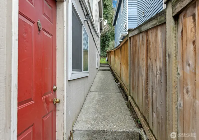 Photo 3 of Single family home for sale at 1537 15th Avenue S, Seattle, WA 98144 | MLS# NWM2587312 | Listing updated on 2026-10-01