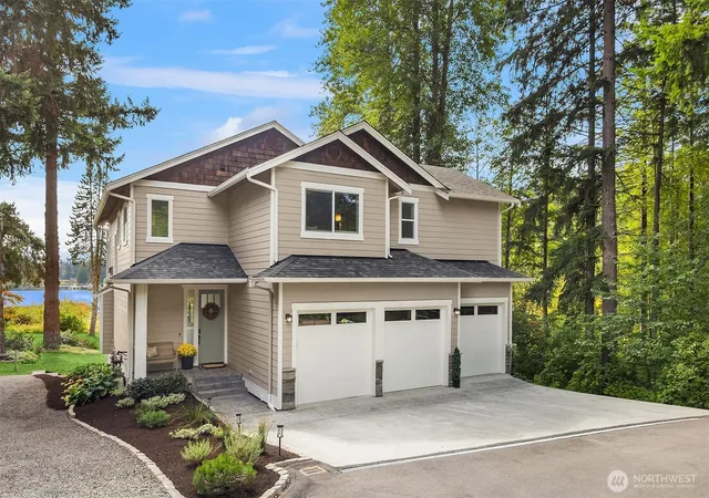 Photo 3 of Single family home for sale at 18619 Ne Woodinville Duvall Rd, Woodinville, WA 98072 | MLS# NWM2587321 | Listing updated on 2026-10-02