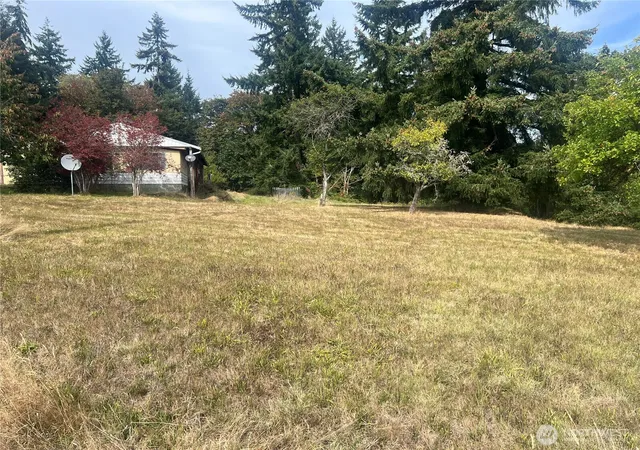 Photo 2 of Sale Pending at 198 Wohl Rd, Longview, WA 98632 | MLS# NWM2587322 | Listing updated on 2026-09-28