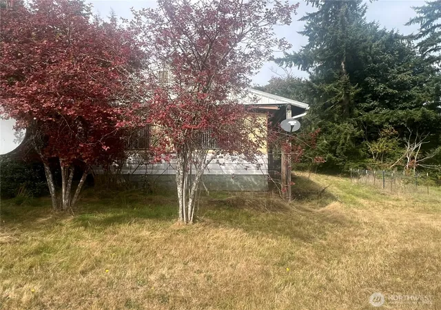 Photo 3 of Sale Pending at 198 Wohl Rd, Longview, WA 98632 | MLS# NWM2587322 | Listing updated on 2026-09-28