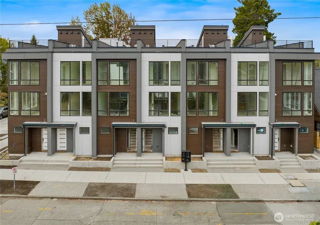 Photo 2 of Townhouse for sale at 4701 C Wallingford Ave N, Seattle, WA 98103 | MLS# NWM2587325 | Listing updated on 2026-10-15