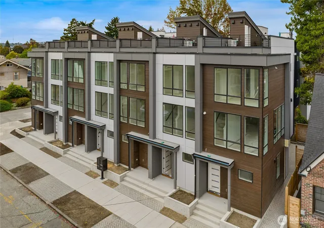 Photo 3 of Townhouse for sale at 4701 C Wallingford Ave N, Seattle, WA 98103 | MLS# NWM2587325 | Listing updated on 2026-10-15