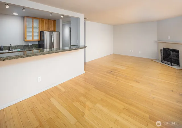 Photo 4 of Condo for sale at 150 Melrose Ave E #407, Seattle, WA 98102 | MLS# NWM2587326 | Listing updated on 2026-09-25