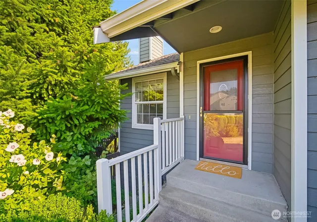 Photo 2 of Single family home for sale at 3780 N Heather Pl, Bellingham, WA 98226 | MLS# NWM2587327 | Listing updated on 2026-09-29