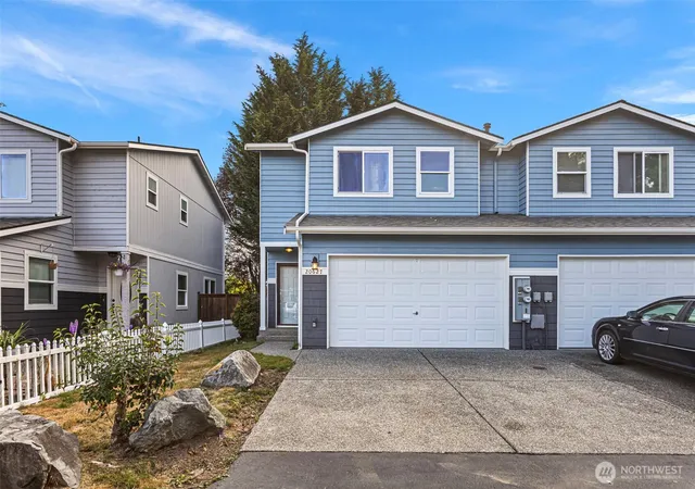 Photo 1 of Townhouse for sale at 20627 Circle Blf Dr, Arlington, WA 98223 | MLS# NWM2587328 | Listing updated on 2026-09-28