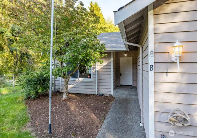 Photo 4 of House for sale at 17007 W Lake Goodwin Rd, Stanwood, WA 98292 | MLS# NWM2587329 | Listing updated on 2026-10-09