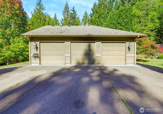 Photo 2 of Single family home for sale at 18301 62nd Street E, Bonney Lake, WA 98391 | MLS# NWM2587335 | Listing updated on 2026-09-28