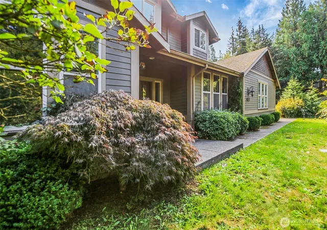 Photo 3 of Single family home for sale at 18301 62nd Street E, Bonney Lake, WA 98391 | MLS# NWM2587335 | Listing updated on 2026-10-20