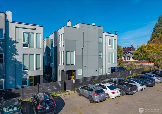 Photo 3 of Townhouse for sale at 9462 Sw 20th Avenue, Seattle, WA 98106 | MLS# NWM2587340 | Listing updated on 2026-10-10
