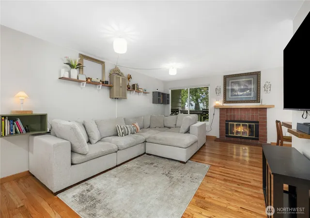 Photo 2 of Single family home for sale at 2902 28th Street SE, Auburn, WA 98092 | MLS# NWM2587341 | Listing updated on 2026-10-09