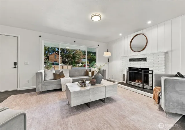 Photo 4 of Single family home for sale at 325 SE Andrews St, Issaquah, WA 98027 | MLS# NWM2587359 | Listing updated on 2026-10-02