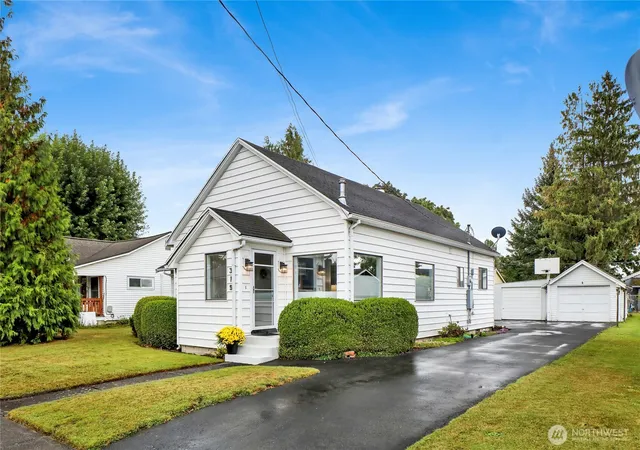 Photo 1 of Single family home for sale at 319 1st Street, Sumas, WA 98295 | MLS# NWM2587362 | Listing updated on 2026-09-30