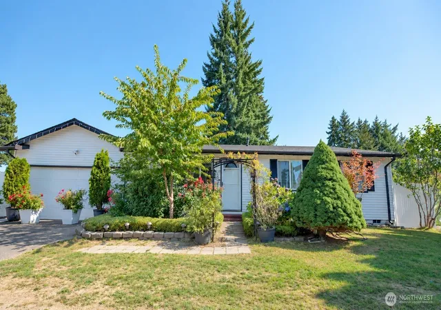 Photo 2 of Single family home for sale at 25438 116th Avenue Se, Kent, WA 98030 | MLS# NWM2587366 | Listing updated on 2026-09-27