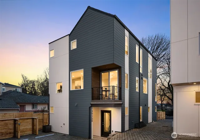 Photo 1 of Single family home for sale at 3920 S B Juneau St, Seattle, WA 98118 | MLS# NWM2587369 | Listing updated on 2026-09-28
